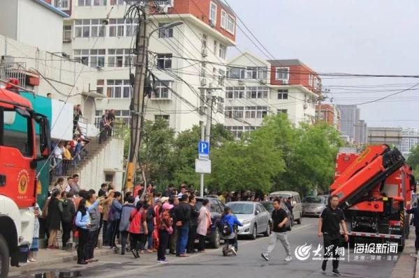 突發(fā)！青島一居民樓發(fā)生爆燃！已造1人死亡，7人受傷！3公里外有震感…